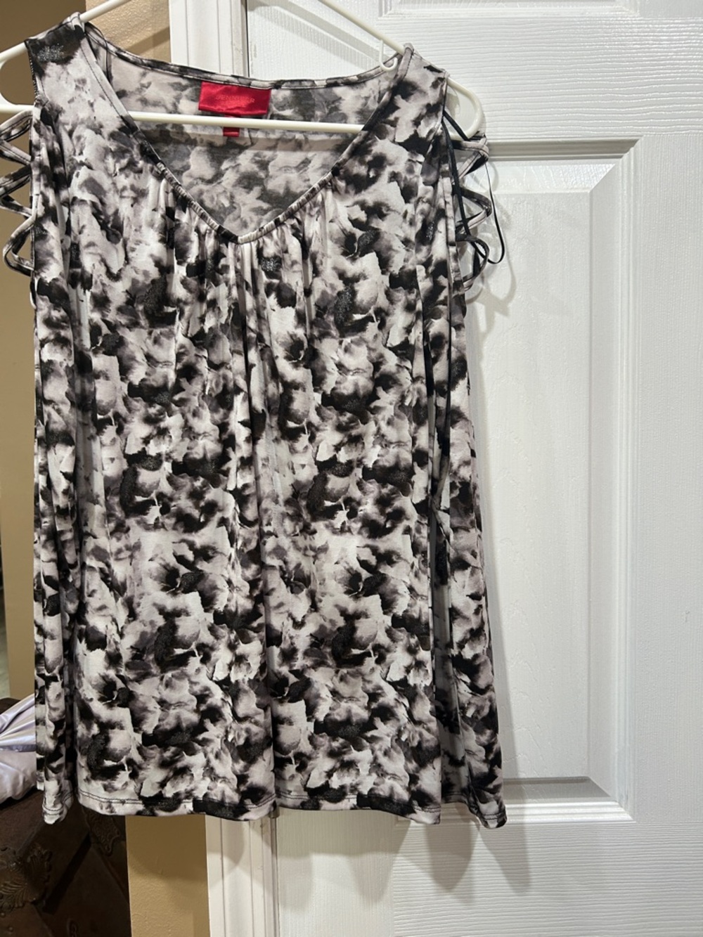 Jennifer Lopez Black and White Printed Lace-Trim Tank